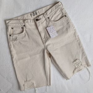 Free People Caroline Bermuda Denim Cutoff High Rise Fray Distress Ecru 28 NWT